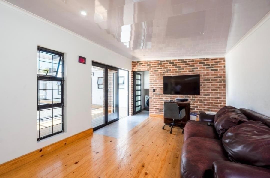 3 Bedroom Property for Sale in Lansdowne Western Cape